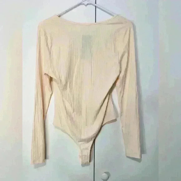 Women Butter Yellow Stretch Ribbed Body Suit Long Sleeve Asymmetrical Neck Nwt - Picture 4 of 7